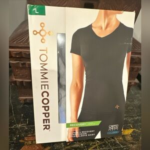 Tommie Copper Women’s Recovery Compression V Neck Shirt Sz large Silver Heather